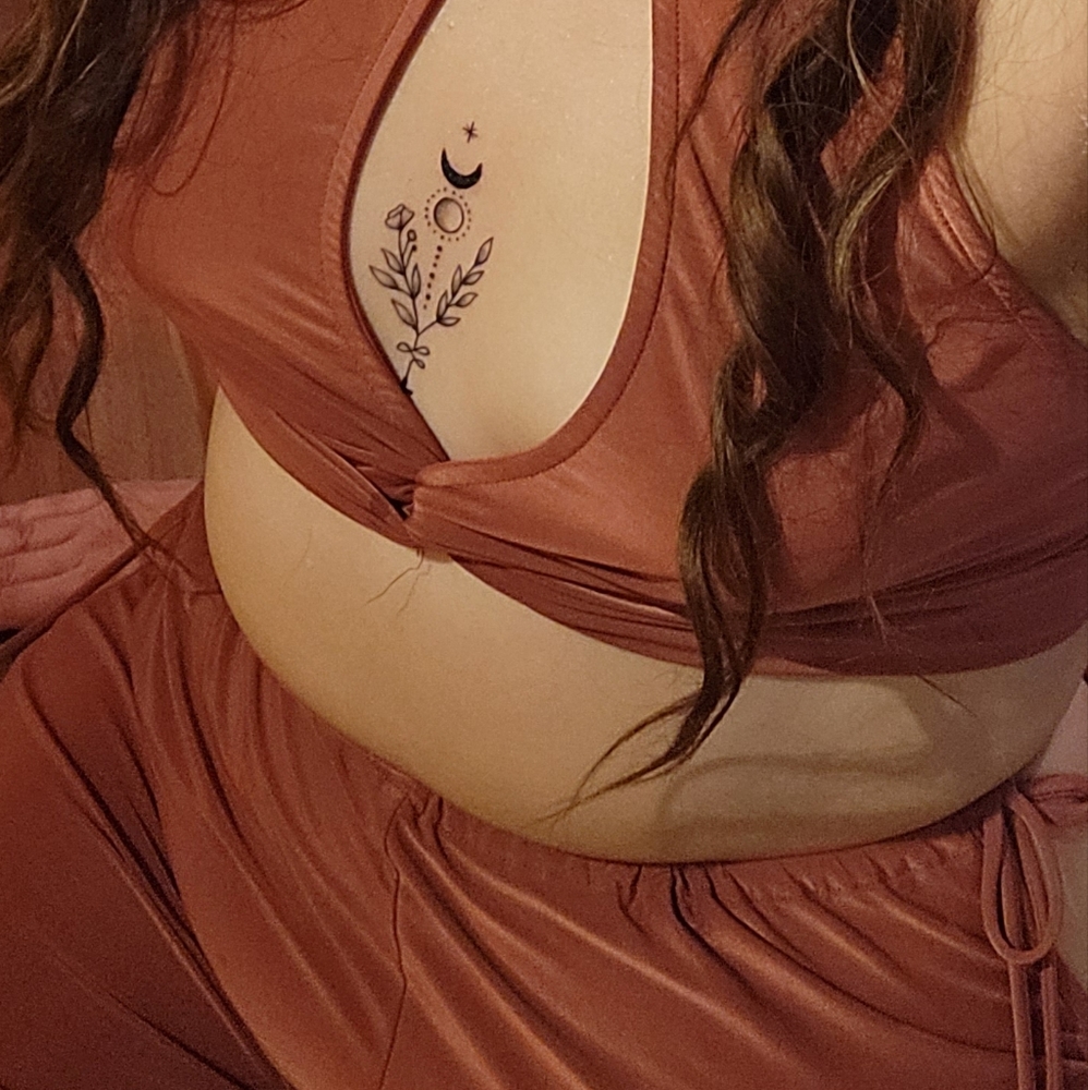 Two piece set - Picture 3 of 3